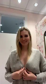 holly.johnston