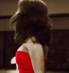 alison brie -12/82 -5'3''- more i see her, the more she turns me on....yum! yum!