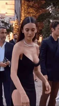 nudes Nina dobrev