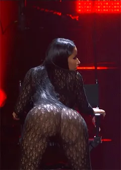 minaj twerking like a pro