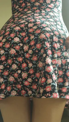 cheeky up skirt flash