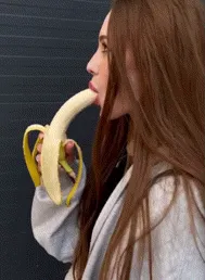 jesus christ. amazing deep throat imitation with a banana