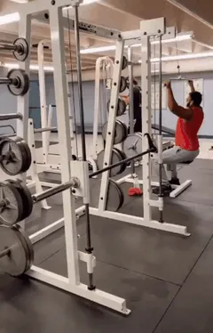 gym selfie