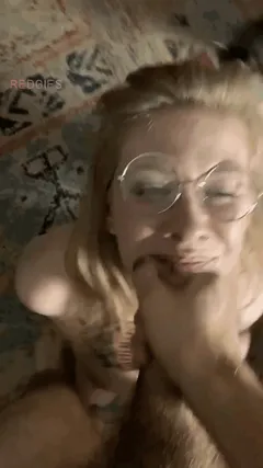 Good thing she had eye protection 👓