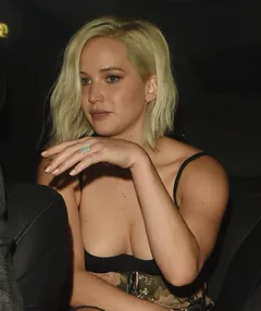 jennifer lawrence cleavage boobs