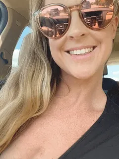 hot milf tit flash