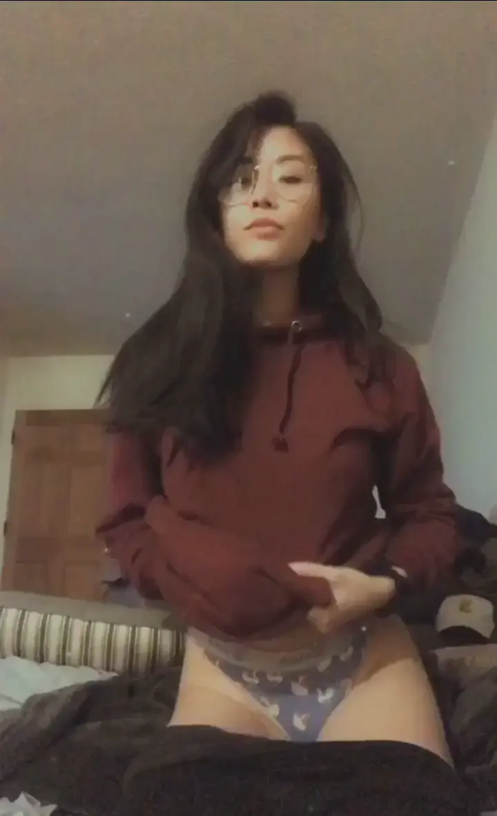 ASIAN AMATEUR LEAKS ABG HORNY SQUAD FIRST BBC BABE983