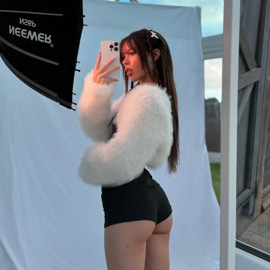 Cute TikTok Teen Uses A Vibrator To Orgasm On Her Bed - Solo, Bop, Skinny, Petite, Masturbation