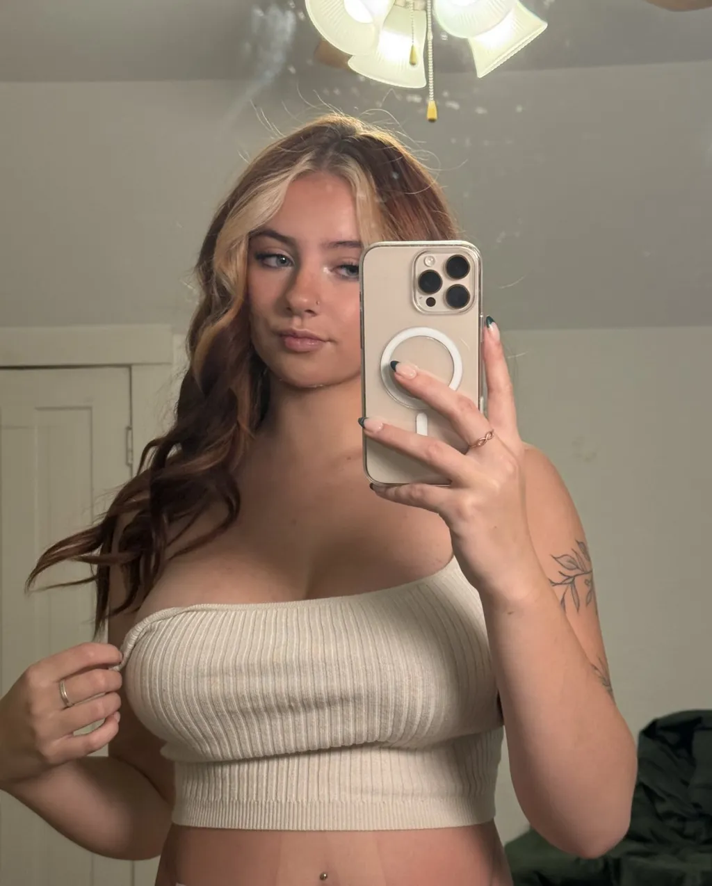 HOT TEEN ABG e-girls MASTURBATING (LEALED) (joy, latina, teen, ass, e-girls, asian, abg, japanese)