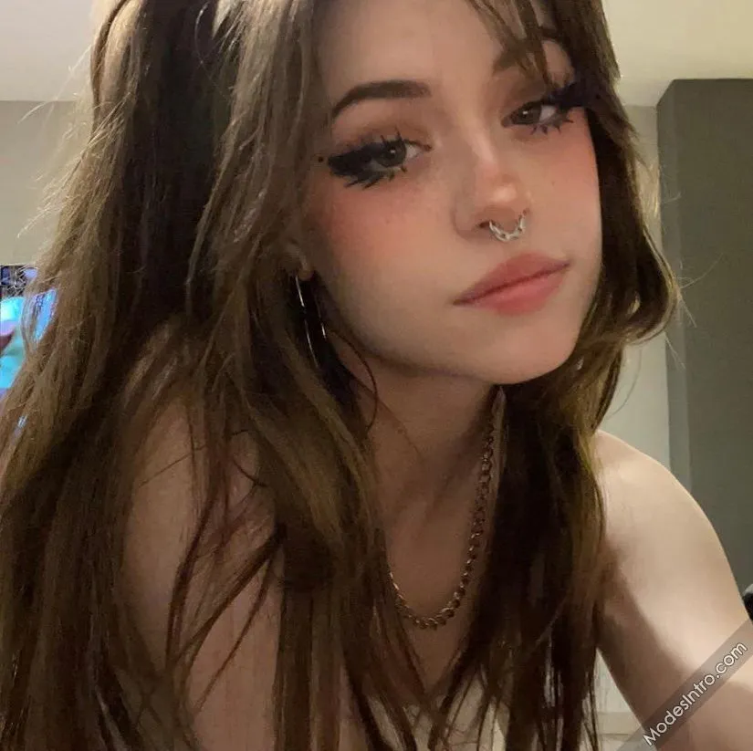 LITTLE GOTH GIRL SUCKED AND FUCKED IN BED (joy, latina, teen, ass, e-girls, asian, abg, japanese)