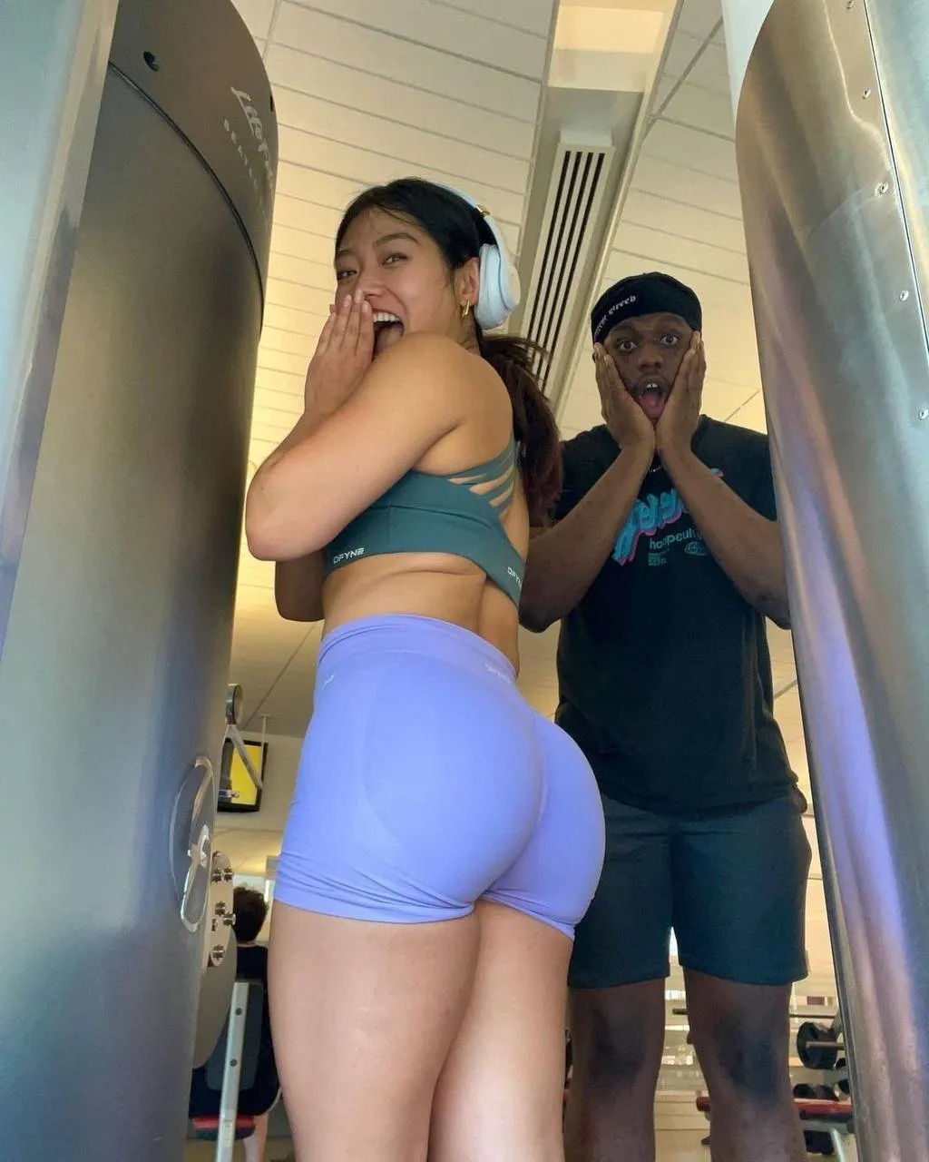 Asian gym baddie fucks BBC in backseat