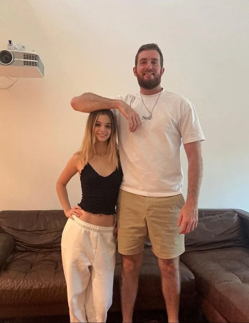 HOTBABE AMATEUR LEAKS TINY GIRL MONSTER DICK TAKER BABE978