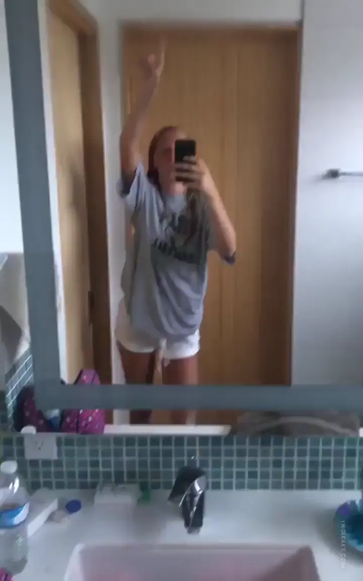 snow bunny nude leaks