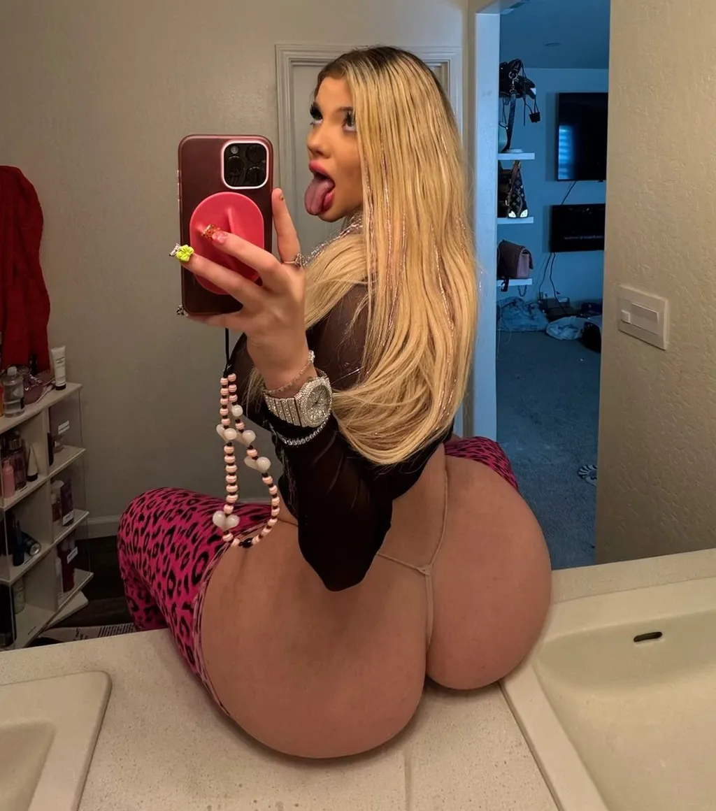 PAWG X Slut (Huge Ass & Tits) ⭐
